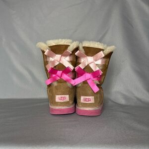 Womens Ugg Boots Bailey Bow Chestnut & Pink Suede Coquette Has Wear See Photos